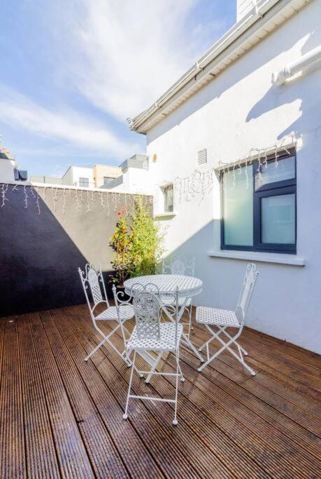 Newly Refurbished Traditional Cottage Blackrock Blackrock  Dış mekan fotoğraf