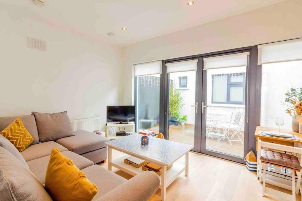 Newly Refurbished Traditional Cottage Blackrock Blackrock  Dış mekan fotoğraf