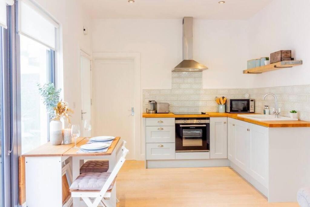 Newly Refurbished Traditional Cottage Blackrock Blackrock  Dış mekan fotoğraf